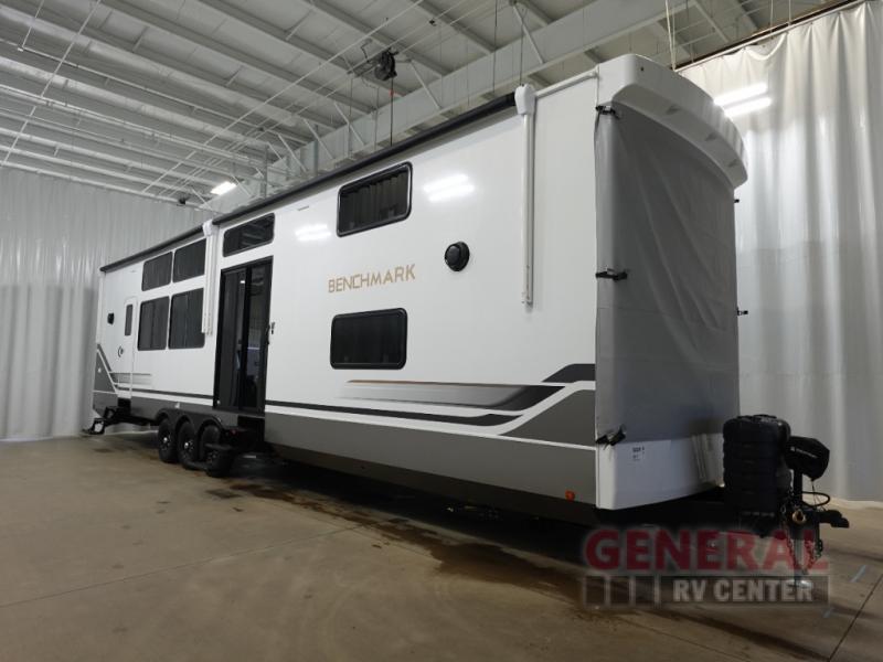 2026 Alliance RV Benchmark 44LFT for sale in North Canton, OH